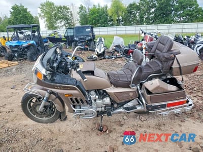 Trzecie zdjęcie samochodu z tyłu: 1984 HONDA GL1200 A VIN:1HFSC1423EA023930 - miniatura
