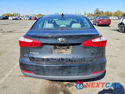 Zdjęcie 6 z 12 samochodu: 2016 KIA FORTE LX VIN:KNAFX4A63G5463812 - miniatura