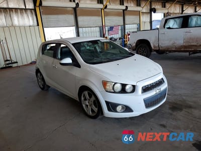 Czwarte zdjęcie samochodu z boku: 2012 CHEVROLET SONIC LTZ VIN:1G1JE6SH8C4202523 - miniatura