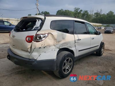 Trzecie zdjęcie samochodu z tyłu: 2012 CHEVROLET TRAVERSE LS VIN:1GNKREED8CJ389631 - miniatura
