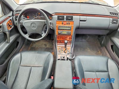 Zdjęcie 8 z 12 samochodu: 1999 MERCEDES-BENZ E 320 VIN:WDBJF65H3XA824307 - miniatura