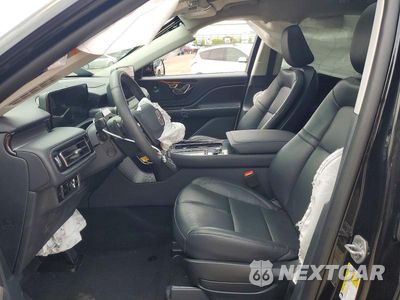 Zdjęcie 7 z 13 samochodu: 2026 LINCOLN AVIATOR VIN:5LM5J6XC2TGL04537 - miniatura