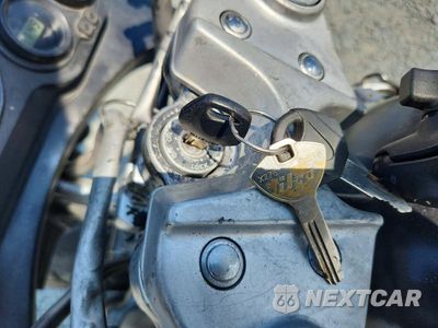 Zdjęcie 8 z 9 samochodu: 2001 SUZUKI GSX750 F VIN:JS1GR7GA512101059 - miniatura