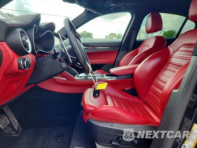 Zdjęcie 7 z 13 samochodu: 2020 ALFA ROMEO STELVIO TI VIN:ZASPAKBN5L7C93994 - miniatura