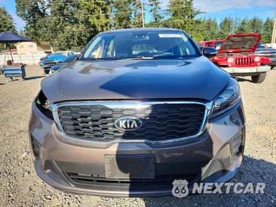Piąte zdjęcie samochodu w środku: 2019 KIA SORENTO LX VIN:5XYPGDA39KG505462 - miniatura