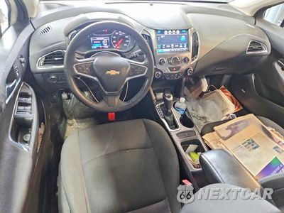 Zdjęcie 8 z 12 samochodu: 2017 CHEVROLET CRUZE LT VIN:1G1BE5SM8H7263808 - miniatura