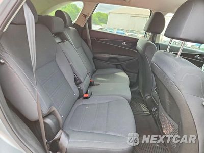 Zdjęcie 11 z 13 samochodu: 2019 KIA SORENTO L VIN:5XYPG4A37KG588390 - miniatura