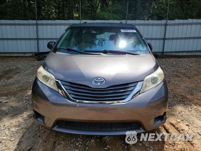 Piąte zdjęcie samochodu w środku: 2011 TOYOTA SIENNA XLE 8-PASSENGER VIN:5TDYK3DC2BS038459 - miniatura