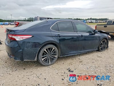 Trzecie zdjęcie samochodu z tyłu: 2020 TOYOTA CAMRY XSE VIN:4T1K61AK3LU909260 - miniatura