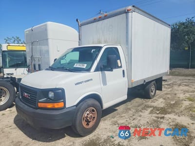 2014 GMC SAVANA BOX TRUCK 1GD072CG7E1144948 - główne zdjęcie licytacji z USA - miniatura