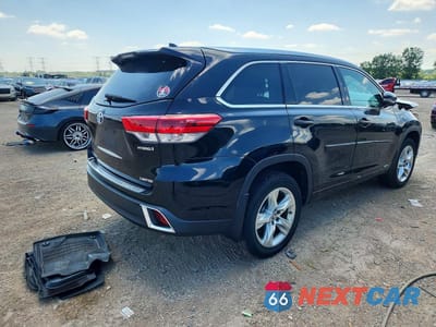 Trzecie zdjęcie samochodu z tyłu: 2017 TOYOTA HIGHLANDER HYBRID LIMITED VIN:5TDDGRFH0HS026136 - miniatura