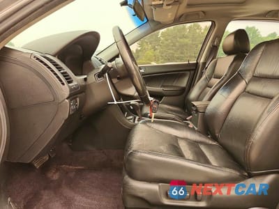 Zdjęcie 7 z 13 samochodu: 2006 HONDA ACCORD EX VIN:1HGCM665X6A034815 - miniatura