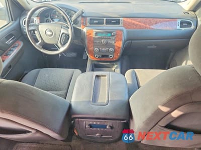 Zdjęcie 8 z 13 samochodu: 2007 CHEVROLET SUBURBAN C1500 VIN:3GNFC16067G196649 - miniatura