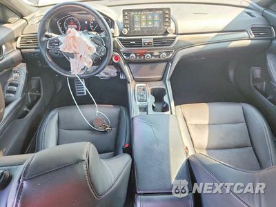 Zdjęcie 8 z 12 samochodu: 2018 HONDA ACCORD SPORT VIN:1HGCV2F35JA047579 - miniatura