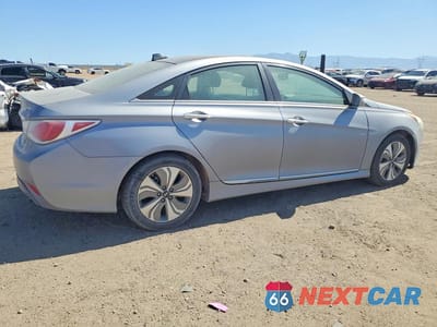 Trzecie zdjęcie samochodu z tyłu: 2015 HYUNDAI SONATA HYBRID LIMITED VIN:KMHEC4A40FA127657 - miniatura