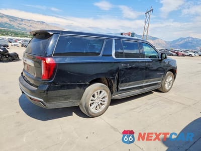 Trzecie zdjęcie samochodu z tyłu: 2021 GMC YUKON XL K1500 SLT VIN:1GKS2GKD1MR465596 - miniatura