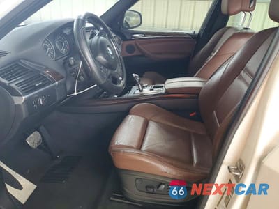 Zdjęcie 7 z 13 samochodu: 2013 BMW X5 XDRIVE50I VIN:5UXZV8C57DL426589 - miniatura