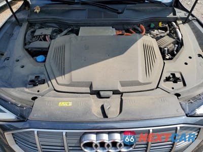 Zdjęcie 12 z 13 samochodu: 2021 AUDI E-TRON PREMIUM VIN:WA1AAAGEXMB015215 - miniatura
