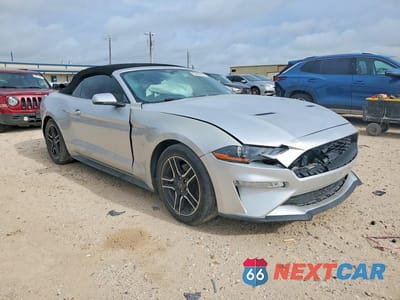 Czwarte zdjęcie samochodu z boku: 2018 FORD MUSTANG VIN:1FATP8UH1J5109813 - miniatura