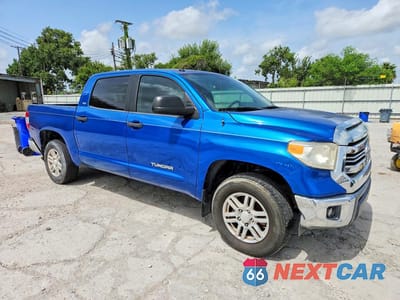 Czwarte zdjęcie samochodu z boku: 2017 TOYOTA TUNDRA CREWMAX SR5 VIN:5TFEM5F11HX112753 - miniatura