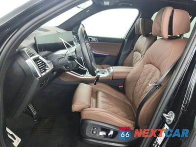 Zdjęcie 7 z 13 samochodu: 2026 BMW X5 M60I VIN:5UX33EU01T9383618 - miniatura