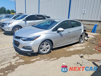 2018 CHEVROLET CRUZE LT 1G1BE5SM5J7237219 - główne zdjęcie licytacji z USA - miniatura