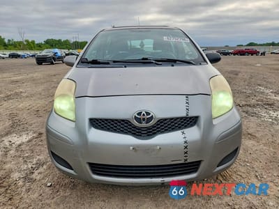 Piąte zdjęcie samochodu w środku: 2009 TOYOTA YARIS BASE VIN:JTDKT903795232612 - miniatura