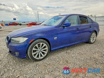 2011 BMW 328 XI WBAPK7C5XBA972756 - główne zdjęcie licytacji z USA - miniatura