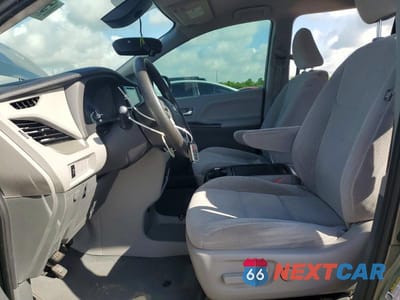 Zdjęcie 7 z 14 samochodu: 2020 TOYOTA SIENNA LE 8-PASSENGER VIN:5TDKZ3DC4LS047196 - miniatura
