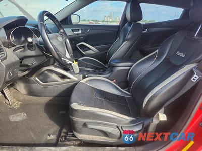 Zdjęcie 7 z 12 samochodu: 2015 HYUNDAI VELOSTER TURBO VIN:KMHTC6AE6FU240698 - miniatura