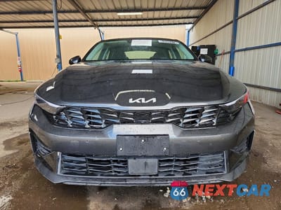 Piąte zdjęcie samochodu w środku: 2026 KIA K5 LXS VIN:KNAG24J78T5431413 - miniatura