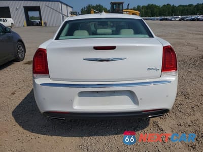 Zdjęcie 6 z 12 samochodu: 2016 CHRYSLER 300C VIN:2C3CCAET2GH238813 - miniatura