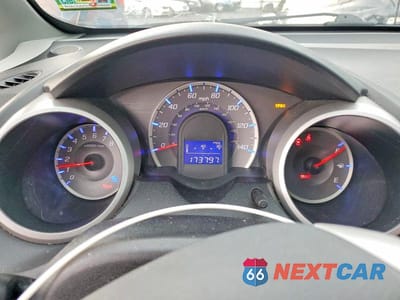 Zdjęcie 9 z 12 samochodu: 2010 HONDA FIT SPORT VIN:JHMGE8G42AC002712 - miniatura
