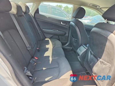 Zdjęcie 10 z 12 samochodu: 2017 KIA OPTIMA LX VIN:5XXGT4L38HG121811 - miniatura