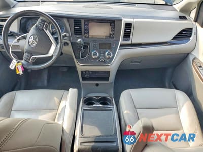 Zdjęcie 8 z 13 samochodu: 2019 TOYOTA SIENNA XLE 8-PASSENGER VIN:5TDYZ3DC0KS997001 - miniatura