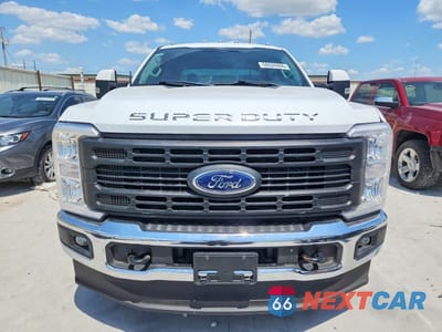 Piąte zdjęcie samochodu w środku: 2023 FORD F350 SUPER DUTY VIN:1FT8W3BT8PED15975 - miniatura