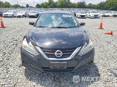 Piąte zdjęcie samochodu w środku: 2017 NISSAN ALTIMA 2.5 S VIN:1N4AL3AP4HC150153 - miniatura