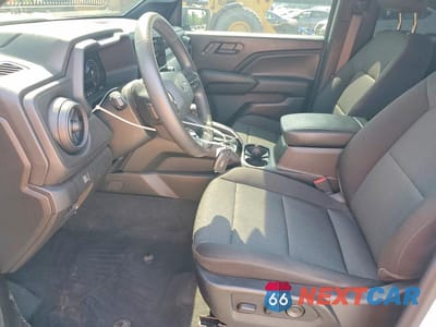 Zdjęcie 7 z 12 samochodu: 2024 CHEVROLET COLORADO TRAIL BOSS VIN:1GCPTEEK7R1139661 - miniatura
