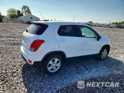 Trzecie zdjęcie samochodu z tyłu: 2020 CHEVROLET TRAX LS VIN:KL7CJKSB2LB057617 - miniatura