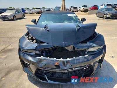 Piąte zdjęcie samochodu w środku: 2017 CHEVROLET CAMARO SS VIN:1G1FH3D70H0135205 - miniatura