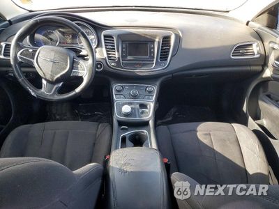 Zdjęcie 8 z 12 samochodu: 2015 CHRYSLER 200 LIMITED VIN:1C3CCCAB9FN628323 - miniatura
