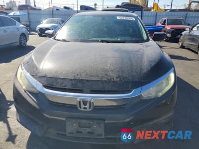 Piąte zdjęcie samochodu w środku: 2018 HONDA CIVIC LX VIN:2HGFC2F59JH560114 - miniatura