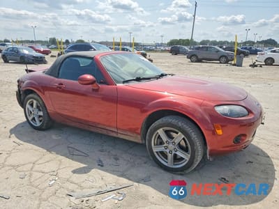 Czwarte zdjęcie samochodu z boku: 2008 MAZDA MX-5 MIATA VIN:JM1NC25F180153925 - miniatura