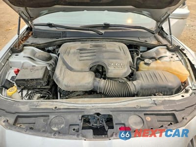 Zdjęcie 11 z 12 samochodu: 2019 CHRYSLER 300 S VIN:2C3CCAGGXKH573438 - miniatura