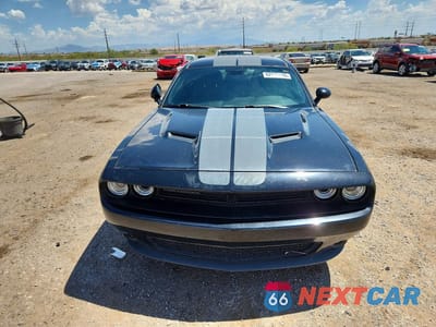 Piąte zdjęcie samochodu w środku: 2016 DODGE CHALLENGER SXT VIN:2C3CDZAG3GH245290 - miniatura