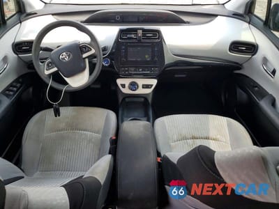 Zdjęcie 8 z 12 samochodu: 2018 TOYOTA PRIUS TWO VIN:JTDKBRFU6J3062715 - miniatura