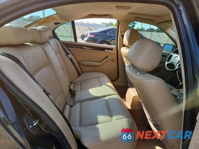 Zdjęcie 10 z 12 samochodu: 2005 BMW 325 I VIN:WBAEV33455KW20133 - miniatura