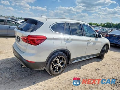Trzecie zdjęcie samochodu z tyłu: 2018 BMW X1 SDRIVE28I VIN:WBXHU7C32J5H45915 - miniatura