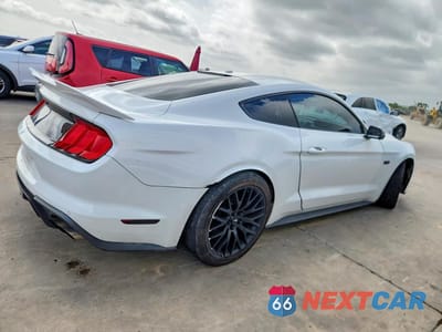 Trzecie zdjęcie samochodu z tyłu: 2019 FORD MUSTANG GT VIN:1FA6P8CF4K5168904 - miniatura
