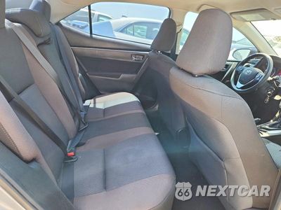Zdjęcie 10 z 12 samochodu: 2018 TOYOTA COROLLA LE VIN:5YFBURHEXJP816884 - miniatura